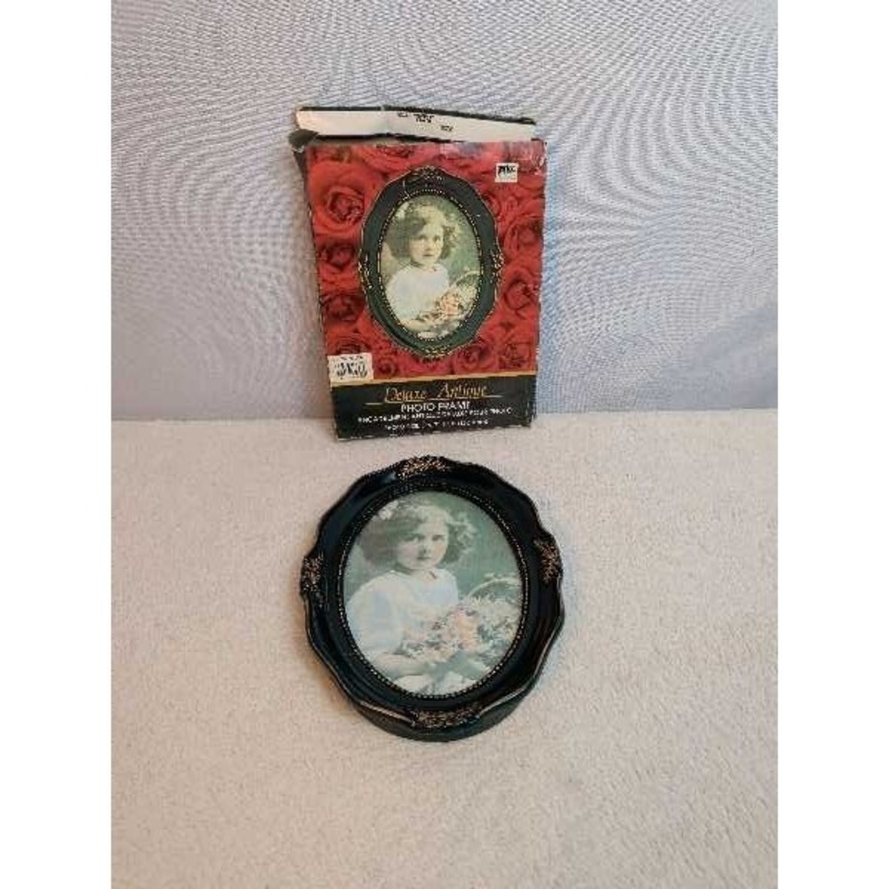 Vintage‎ Oval Photo Frame Ornate Green Floral Insert Ready For Your Picture